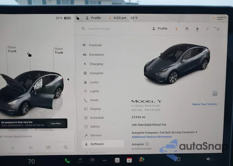 2023 Tesla Model Y Awd/Long Range Dual Motor All-Wheel Drive z USA, uszkodzony, nr VIN 7SAYGDEE7PA147714